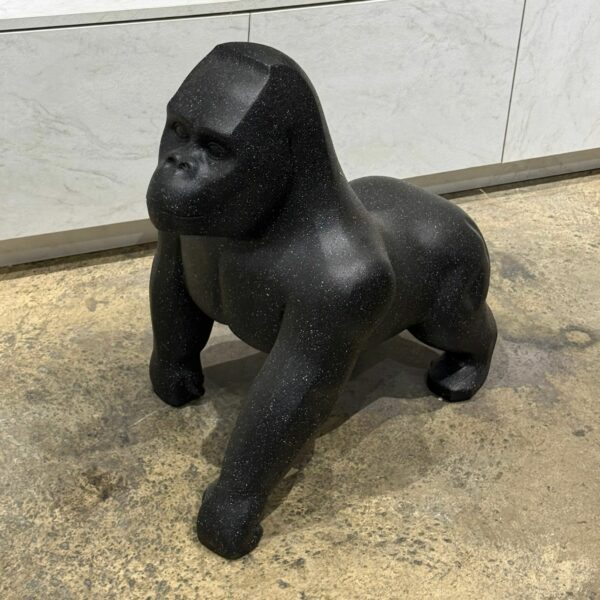 דקו גורילה שחור גדול